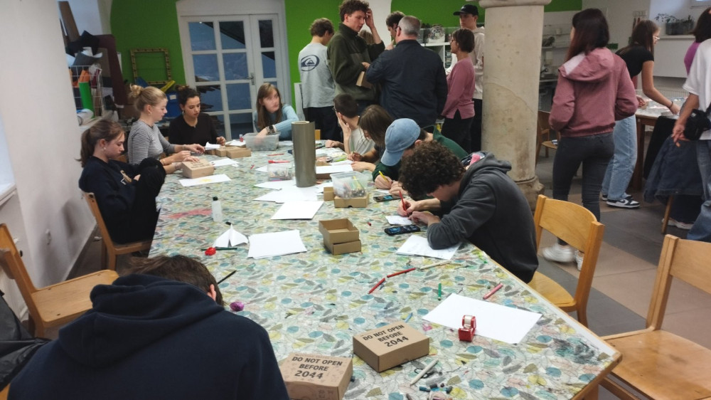 1637 image for slide